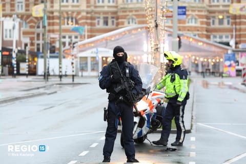 350 kilo cocaïne aangespoeld op strand bij Scheveningen